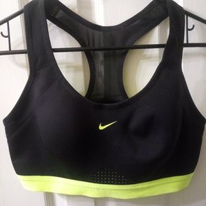 Nike Motion Adapt Bra